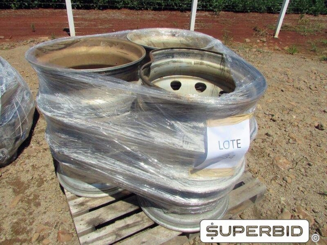 06 RODAS DE ALUMÍNIO ARO 8.25 x 22.5 E 03 RODAS DE FERRO ARO 7.50 x 22.5 (Ref.: D-34)