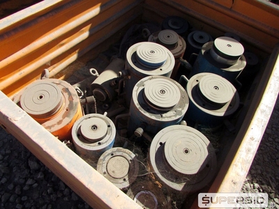 APROX. 51 MACACOS HIDRÁULICOS DE COMANDO Á DISTÂNCIA FAREX/GUIMMY, CAP.: 100 E 200 T (Ref.: WMGN_UM02)