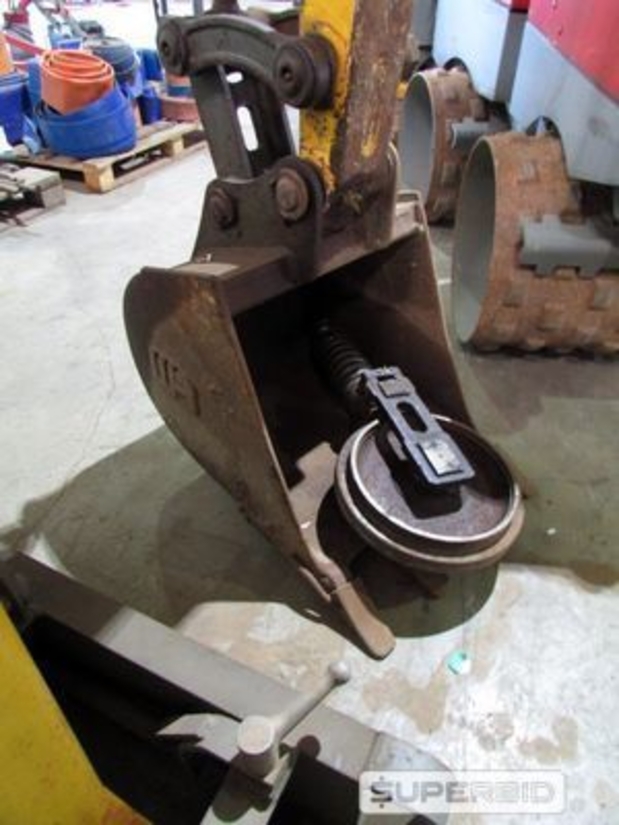 MINI ESCAVADEIRA WACKER NEUSON 28Z3 RD E BOMBA CENTRÍFUGA A GASOLINA HONDA (02 PÇS) (Ref.: FEQ)