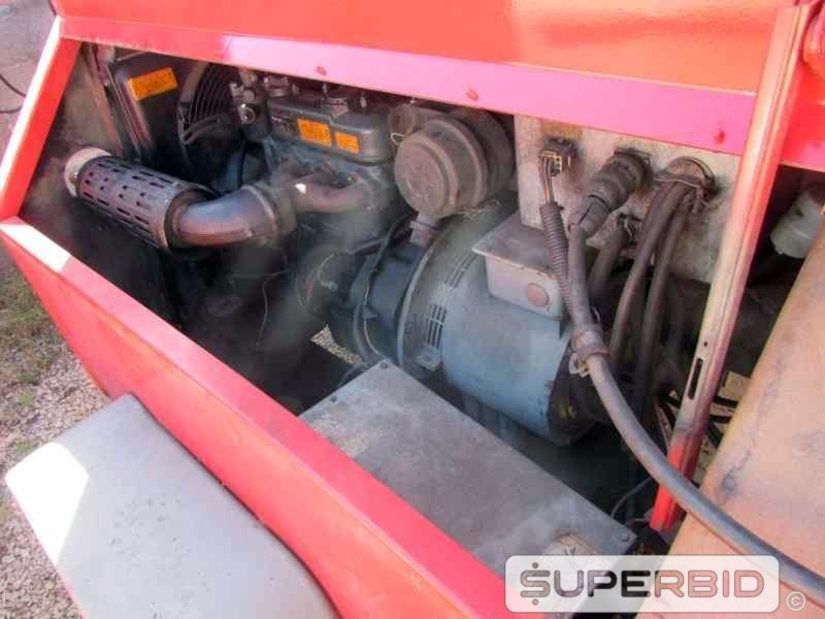 TORRE DE ILUMINAÇÃO Á DIESEL TEREX RL4000, ANO: 2008, SÉRIE: RL409-774 E SUCATA DE TORRE DE ILUMINAÇÃO TEREX RL4000, (02 PÇ.) (Ref.: JEL)