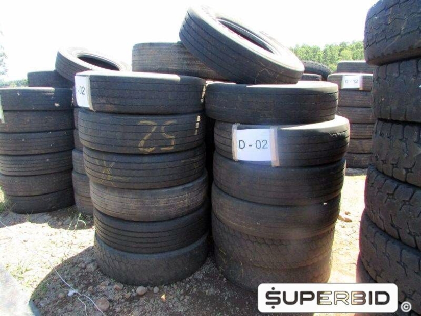 20 SUCATAS DE PNEUS 295/80 PARA REAPROVEITAMENTO (Ref.: D-02)