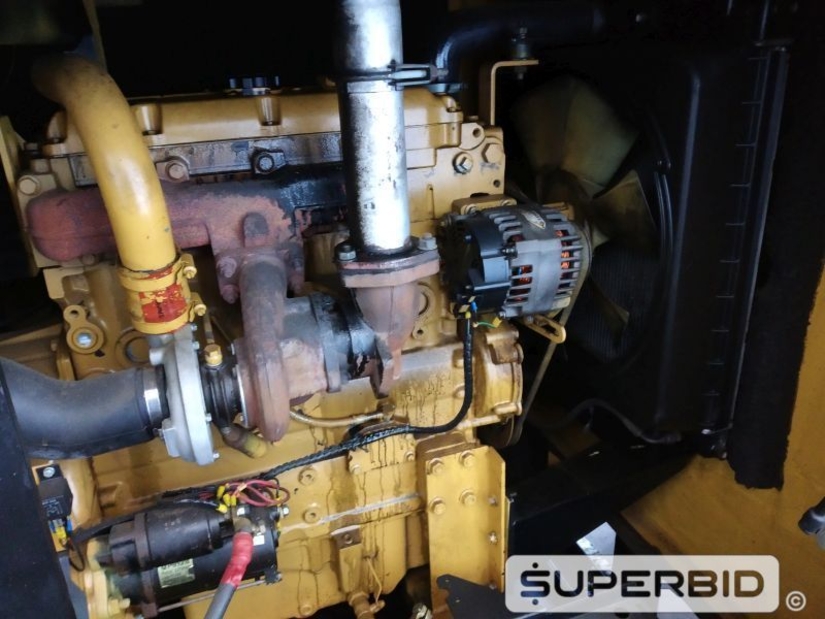 GRUPO GERADOR Á DIESEL OLYMPIAN CATERPILLAR GEP 88-1, ANO:2010, SÉRIE: OLY00000TB4S02217, POT: 80/100 KVA CARENADO (Ref.: RBE)