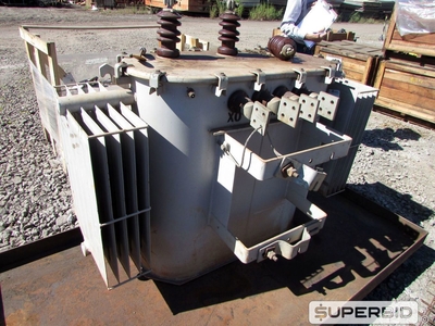 01 TRANSFORMADOR TRIFÁSICO Á ÓLEO ITAIPU POT.: 225 KVA e 01 TRANSFORMADOR Á SECO KIMARKI POT.: 15 KVA (Ref.: WMGR_UM02)