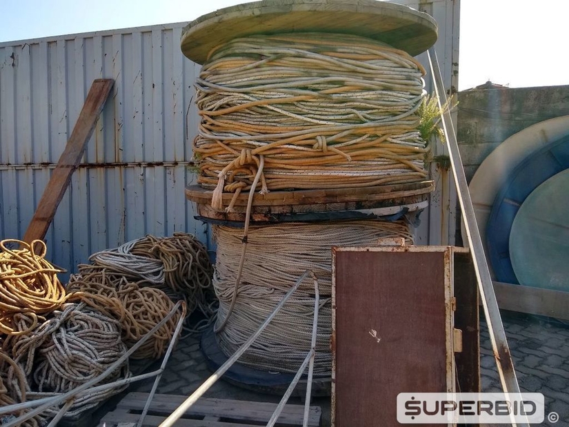 CORDAS DE NYLON E POLIETILENO 0,5",5/8",7/8" E 3/4", E ESCADA DE FERRO 17 DEGRAUS 6,70 X 0,90M. (Ref.: SE)