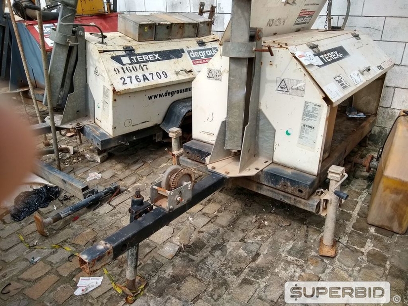 CARRETINHA DE TORRE DE ILUMINAÇÃO COM MOTOR TEREX RL4000. (Ref.: SO)