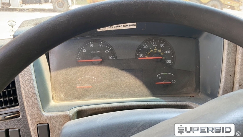 CAMINHÃO BASCULANTE  VOLVO VM 330 6X4R, 2013/2013, Placa FINAL 7 (RJ),  (Ref.: IBK)