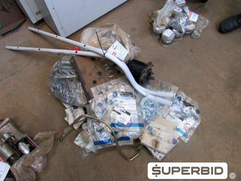 PEÇAS MECÂNICA PARA CAMINHÕES: REGULADORES, ENGATES, CRUZETA, UNIDADE INJETORA, VÁLVULA, ENGRENAGENS E OUTROS, (73 PÇ.) (Ref.: JH)