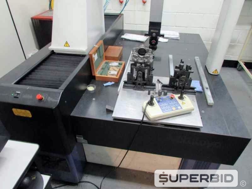 MÁQUINA TRIDIMENSIONAL MITUTOYO BND-CC7106, ANO 2005, SÉRIE.: BH000107 (Ref.: 12186)