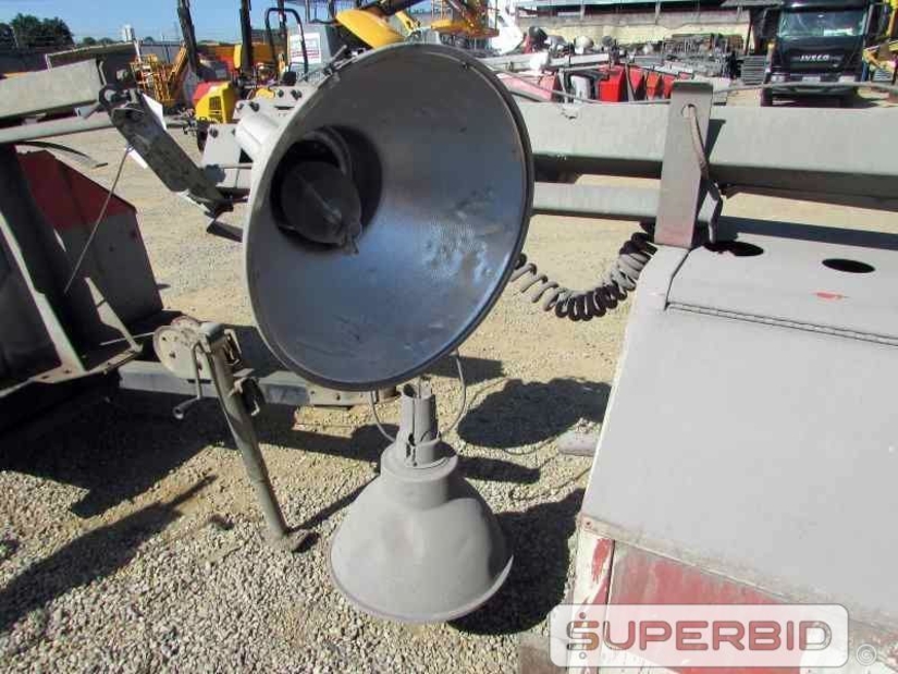 TORRE DE ILUMINACAO TEREX RL4000 E TORRE DE ILUMINACAO Á DIESEL ATLAS COPCO QLTM20, ANO: 2013, SÉRIE: BRP092109, (02 PÇ.) (Ref.: JER)