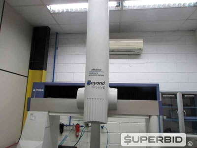 MÁQUINA TRIDIMENSIONAL MITUTOYO BND-CC7106, ANO 2005, SÉRIE.: BH000107 (Ref.: 12186)