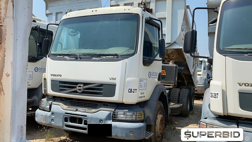 CAMINHÃO BASCULANTE VOLVO VM 330 6X4R, 2013/2013, Placa FINAL 8 (RJ), (Ref.: IBT)