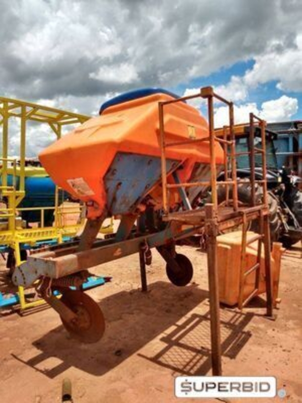 DISTRIBUIDORA DE ADUBO DMB, ANO: 2013, SÉRIE: 80622 (Ref.: 1237)