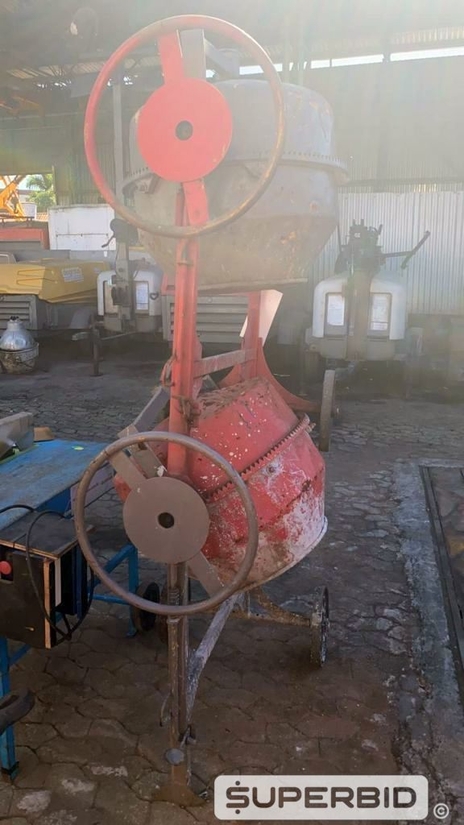 02 BETONEIRAS MENEGOTT, 120 LITROS (Ref.: IV)