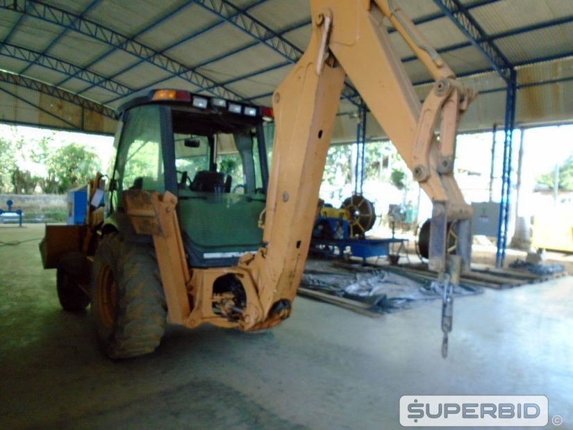 RETROESCAVADEIRA CASE 580M 4X4, ANO: 2011, CAP: CAÇAMBA: 1M3., SÉRIE: HBZN580MVBAH01498 (Ref: SBQ / TP18853)