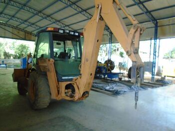 RETROESCAVADEIRA CASE 580M 4X4, ANO: 2011, CAP: CAÇAMBA: 1M3., SÉRIE: HBZN580MVBAH01498 (Ref: SBQ / TP18853)