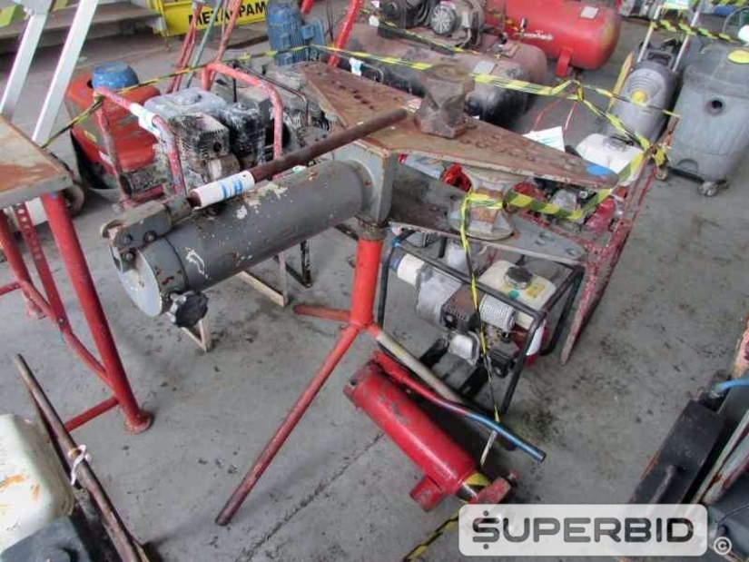 SERRA DE BANCADA, BOMBA CENTRIFUGA, CURVADOURA DE TUBOS E MOTOR DE ACIONAMENTO Á GASOLINA, (10 PÇ.) (Ref.: JCT)