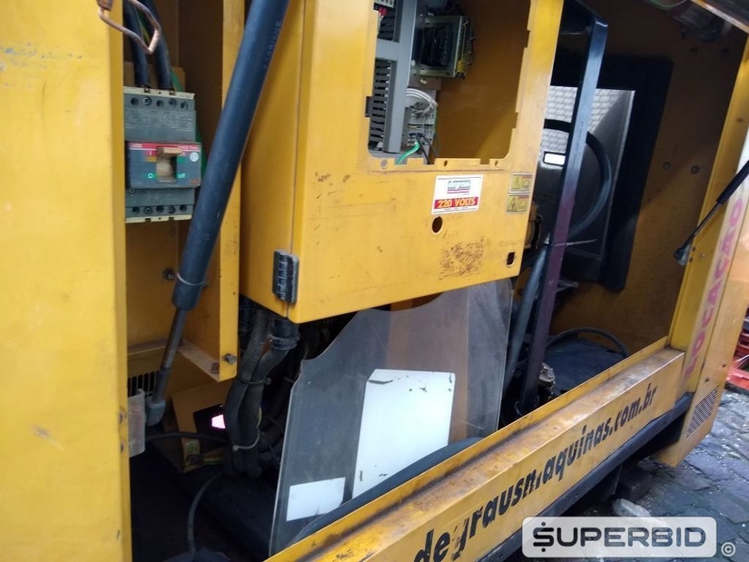 GRUPO GERADOR A DIESEL OLYMPIAN GEP447 SÉRIE:OLY00000TB4D03129 ANO: 2010 70KVA. (Ref.: SP)