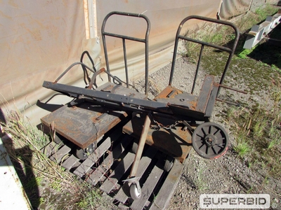 SUCATA DE: BALANÇA, CARRINHOS E MESA EM INOX (05 PÇ) (Ref.: WMGL_UM02)