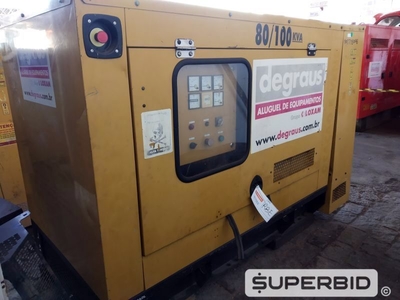 GRUPO GERADOR Á DIESEL OLYMPIAN CATERPILLAR GEP 88-1, ANO:2010, SÉRIE: OLY00000TB4S02217, POT: 80/100 KVA CARENADO (Ref.: RBE)