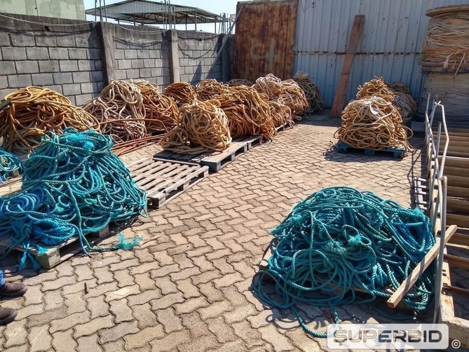 CORDAS DE NYLON E POLIETILENO 0,5",5/8",7/8" E 3/4", E ESCADA DE FERRO 17 DEGRAUS 6,70 X 0,90M. (Ref.: SE)