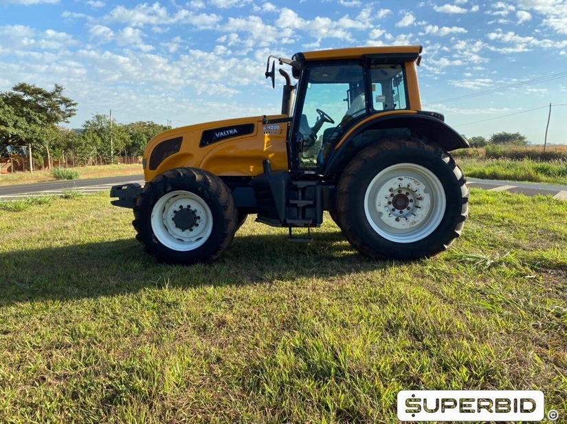 TRATOR AGRÍCOLA VALTRA BH200, ANO: 2013, SÉRIE: V200371567 (Ref: 1)