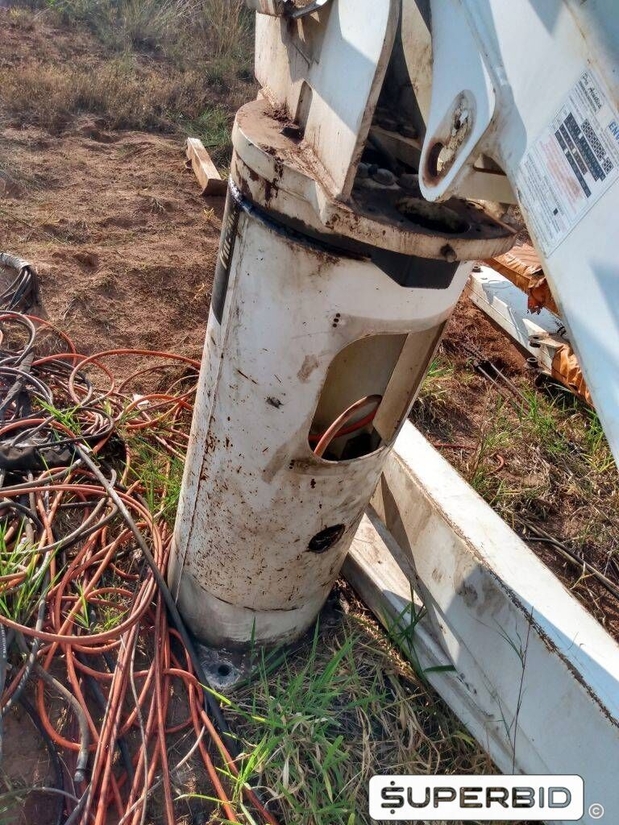 SUCATA DE IMPLEMENTOS: CARROCERIAS DIGGER, GUINDAUTO, ESCADAS, CESTOS AÉREOS E OUTROS