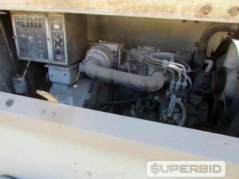 02 TORRES DE ILUMINAÇÃO Á DIESEL TEREX RL4000, POT.: 4-6 KW. (Ref.: JEQ)