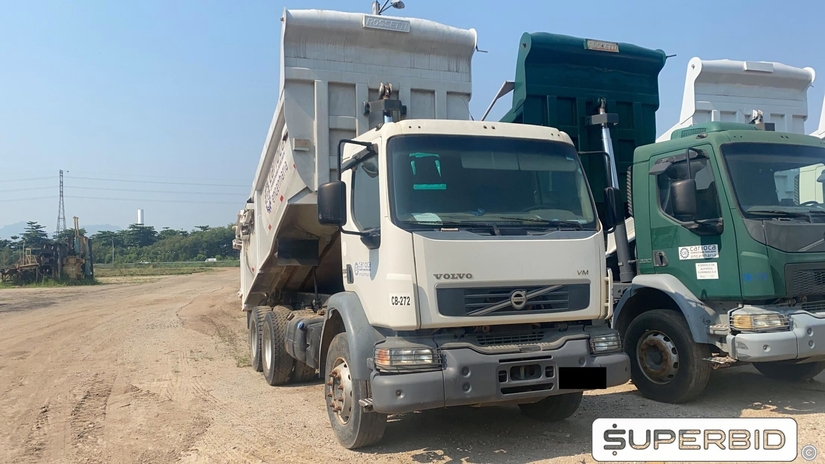 CAMINHÃO BASCULANTE VOLVO VM 330 6X4R, 2013/2013, Placa FINAL 9 (RJ), (Ref.: IBG)