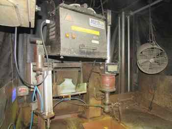 MÁQUINA DETECTORA DE TRINCA SERVEND VA2/20K, ANO 2008, SÉRIE.: 487, CAP.: 7 SEG/CICLO (Ref.: 874-12245)