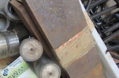 PEÇAS PARA MÁQUINAS PESADAS: BUCHAS, FILTROS, PINOS, CHAPAS DESGASTE, CAMISA, VEDADOR E OUTROS, (104 PÇ.) (Ref.: JE)