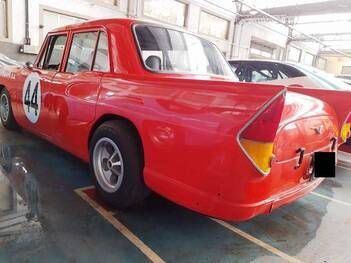 SIMCA CHAMBORD DE COMPETIÇÃO CARACTERIZADA COMO JANDA #44