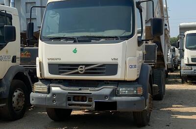 CAMINHÃO BASCULANTE VOLVO VM 330 6X4R, 2013/2013, Placa FINAL 2 (RJ), (Ref.: IBN)