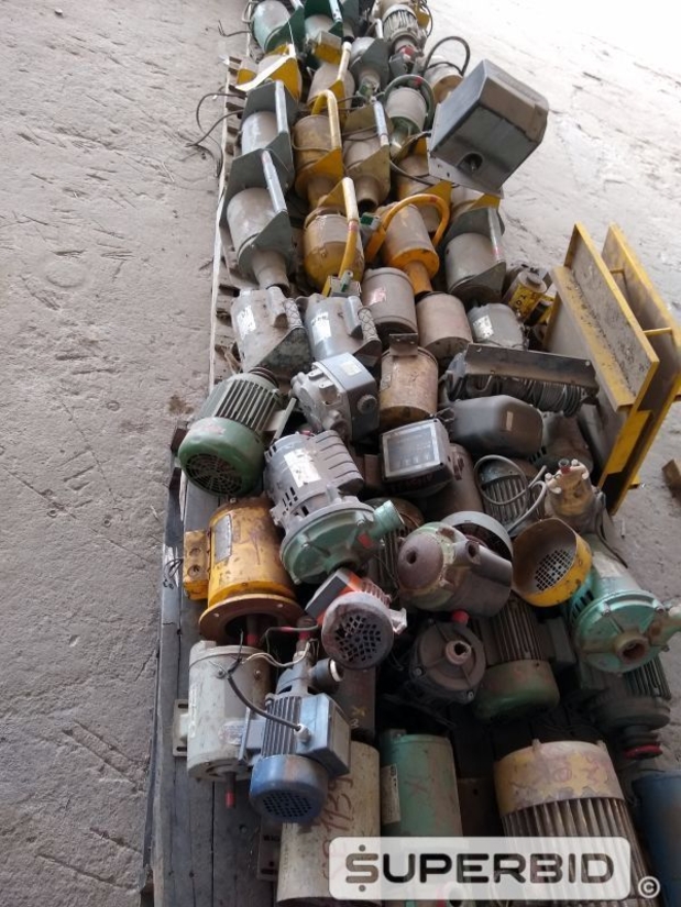 BOMBA DE ÁGUA ELÉTRICA, MOTORES, MOTOVIBRADORES ELÉTRICOS E MACACOS HIDRÁULICOS. (Ref.: SM)