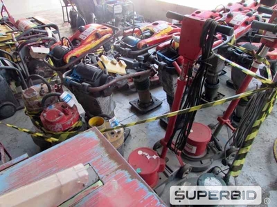 BOMBA SUBMERSIVEL, ENCERADEIRA DE ASSOALHO E COMPACTADORES WACKER NEUSON, (11 PÇ.) (Ref.: JCS)