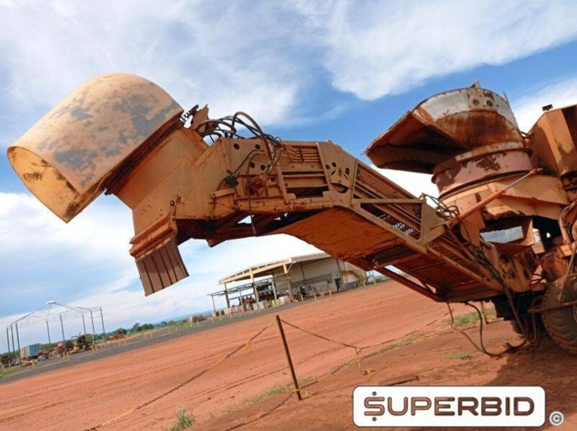 SUCATA DE COLHEDORA DE CANA SANTAL TANDEM, ANO: 2008, SÉRIE: 67938 (Ref: 72)