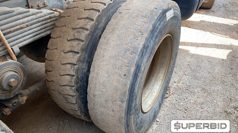 CAMINHÃO BASCULANTE VOLVO VM 330 6X4R, 2013/2013, Placa FINAL 6 (RJ), (Ref.: IBJ)