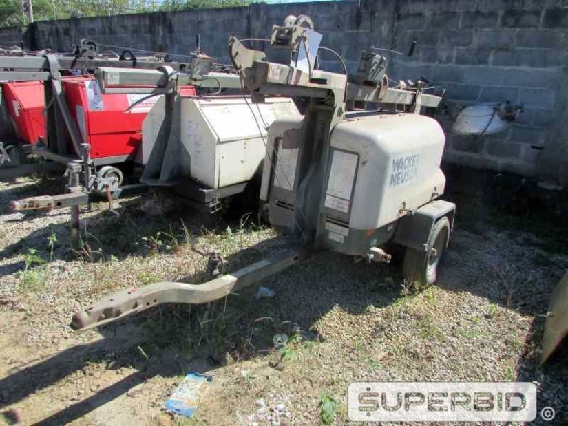 TORRE DE ILUMINAÇÃO Á DIESEL WACKER NEUSON LT6L E TORRE DE ILUMINAÇÃO Á DIESEL TEREX RL4000, ANO: 2008, SÉRIE: RL408-2436, (02 PÇ.). (Ref.: JEP)